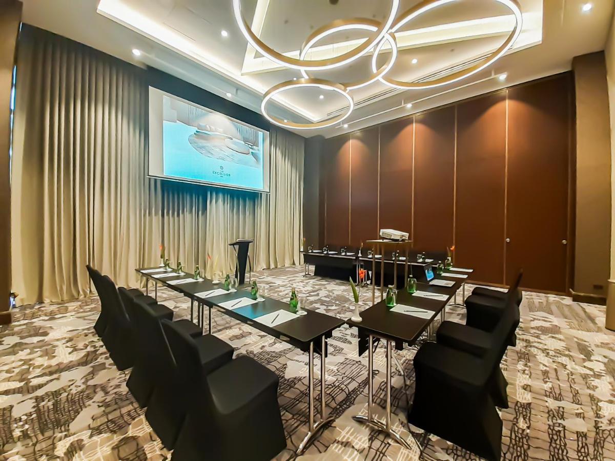The Excelsior Hotel Las Piñas المظهر الخارجي الصورة
